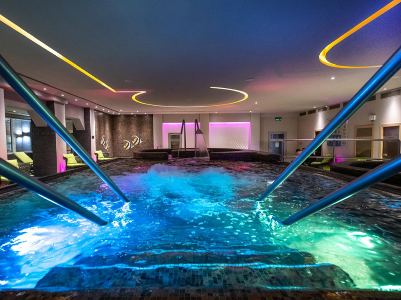 hotel-delibab-paros-elmenymedence-hajduszoboszlo